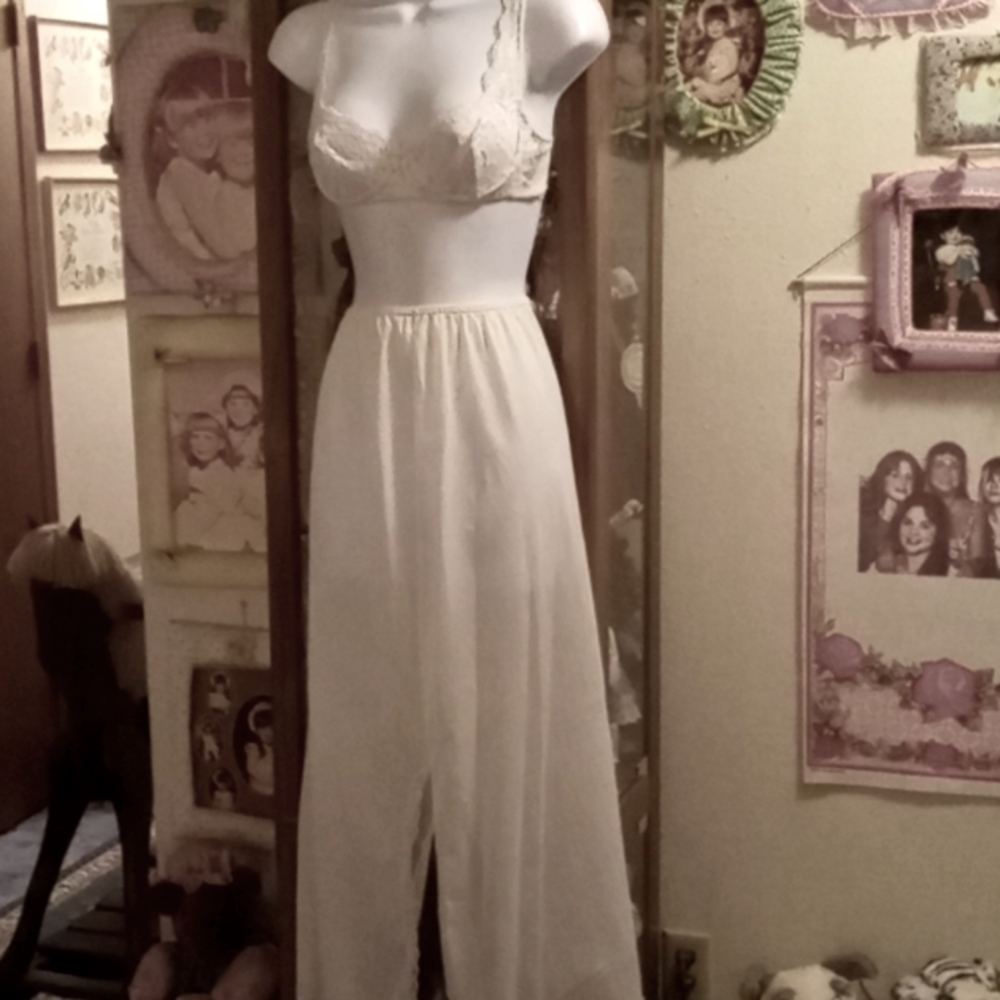 Lacey, White Bra & Maxi, Split, Slip Set🤍🤍🤍❤️